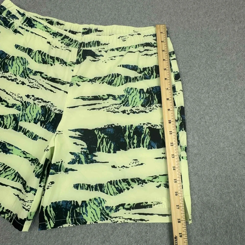 The North Face Men's Wander Shorts Size‎ L Green New Lightweight Hiking Outdoor